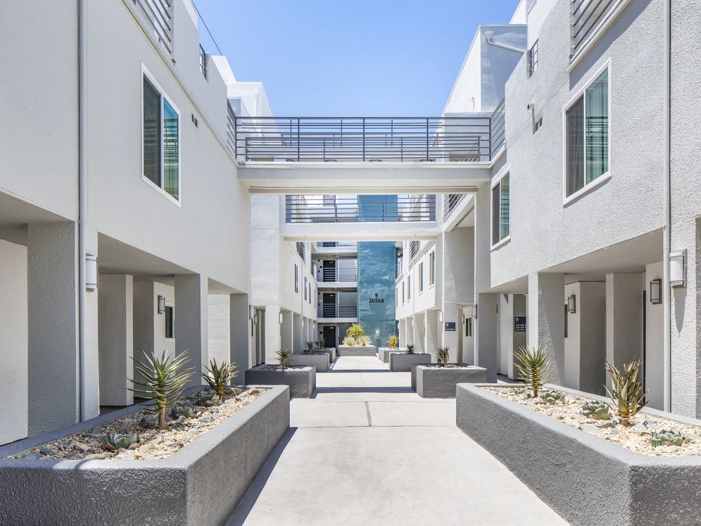 Avalon Woodland Hills Image 1
