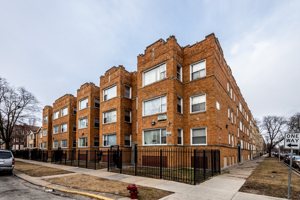 7800 S Kingston-South Shore Apartments Image 1