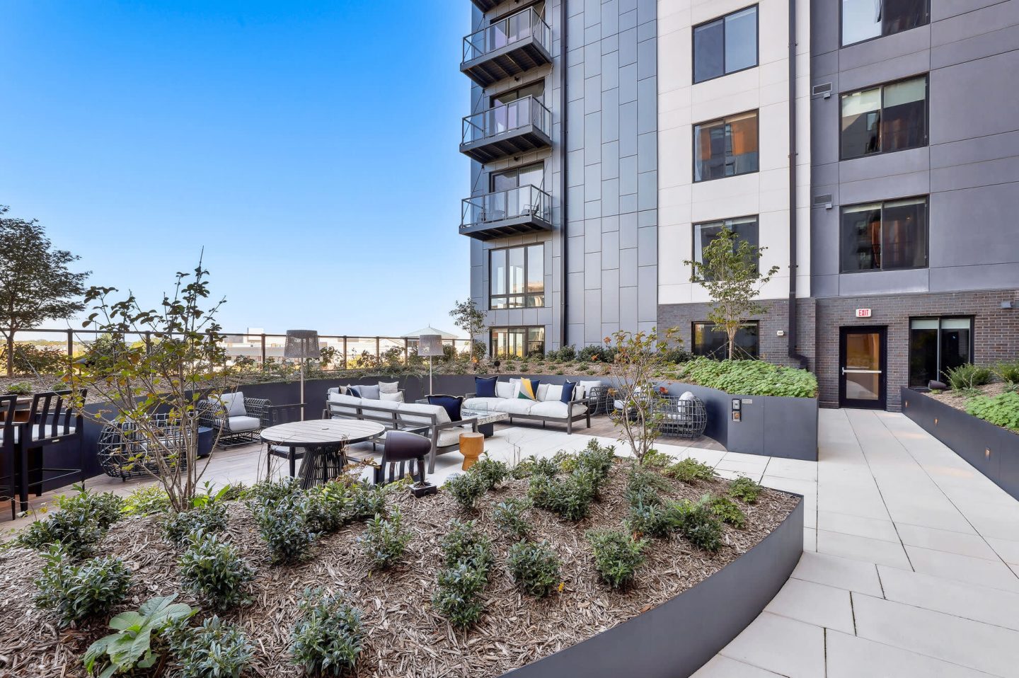 Vista Fairfax Corner Image 32