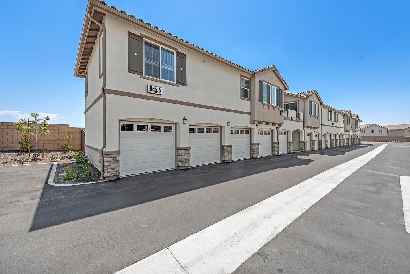 Levante Apartments Homes Image 25
