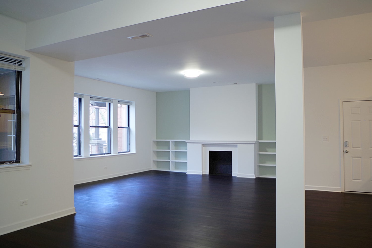 5507-5509 S Hyde Park Boulevard Image 10