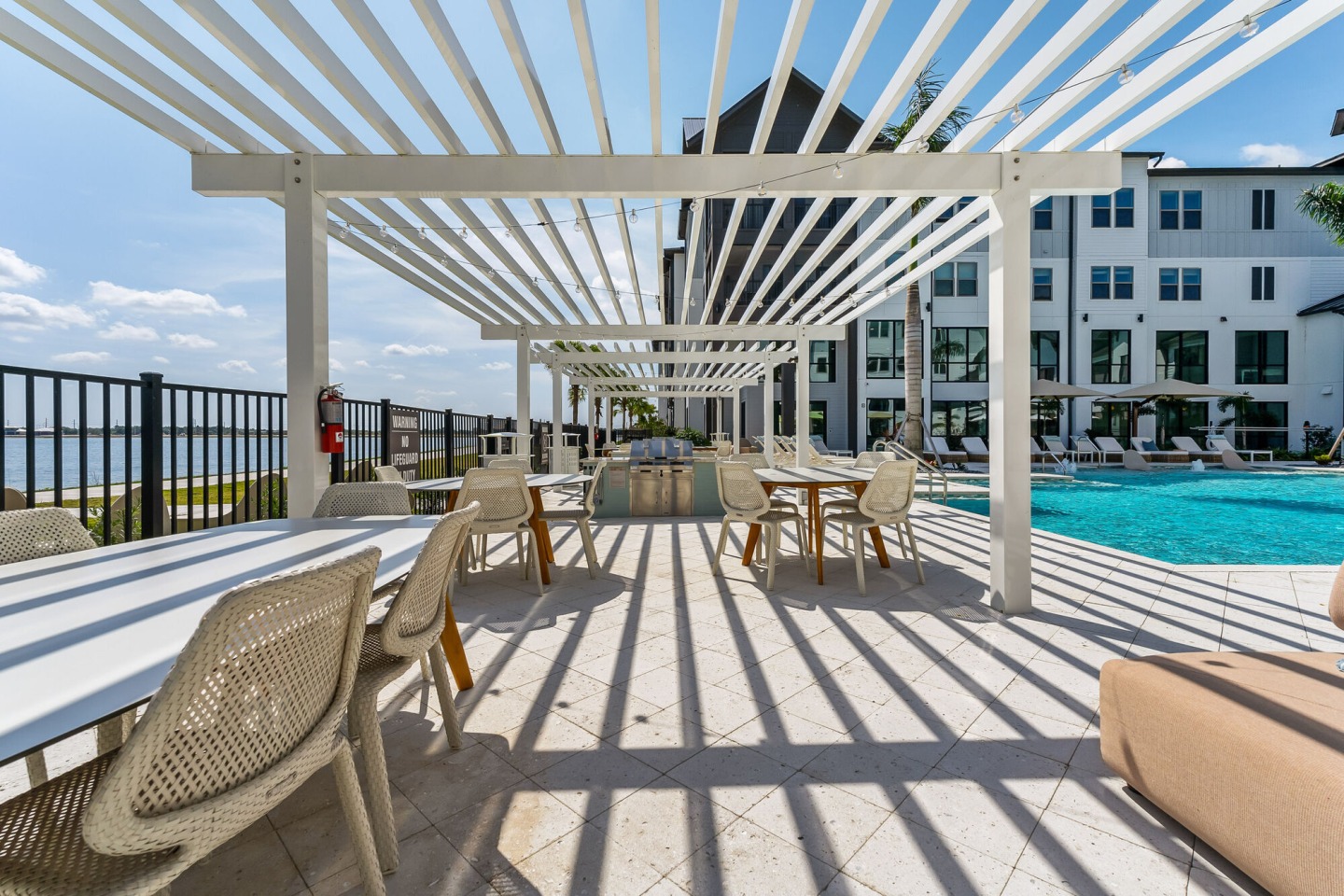 The Row Waterside Apartments Image 11
