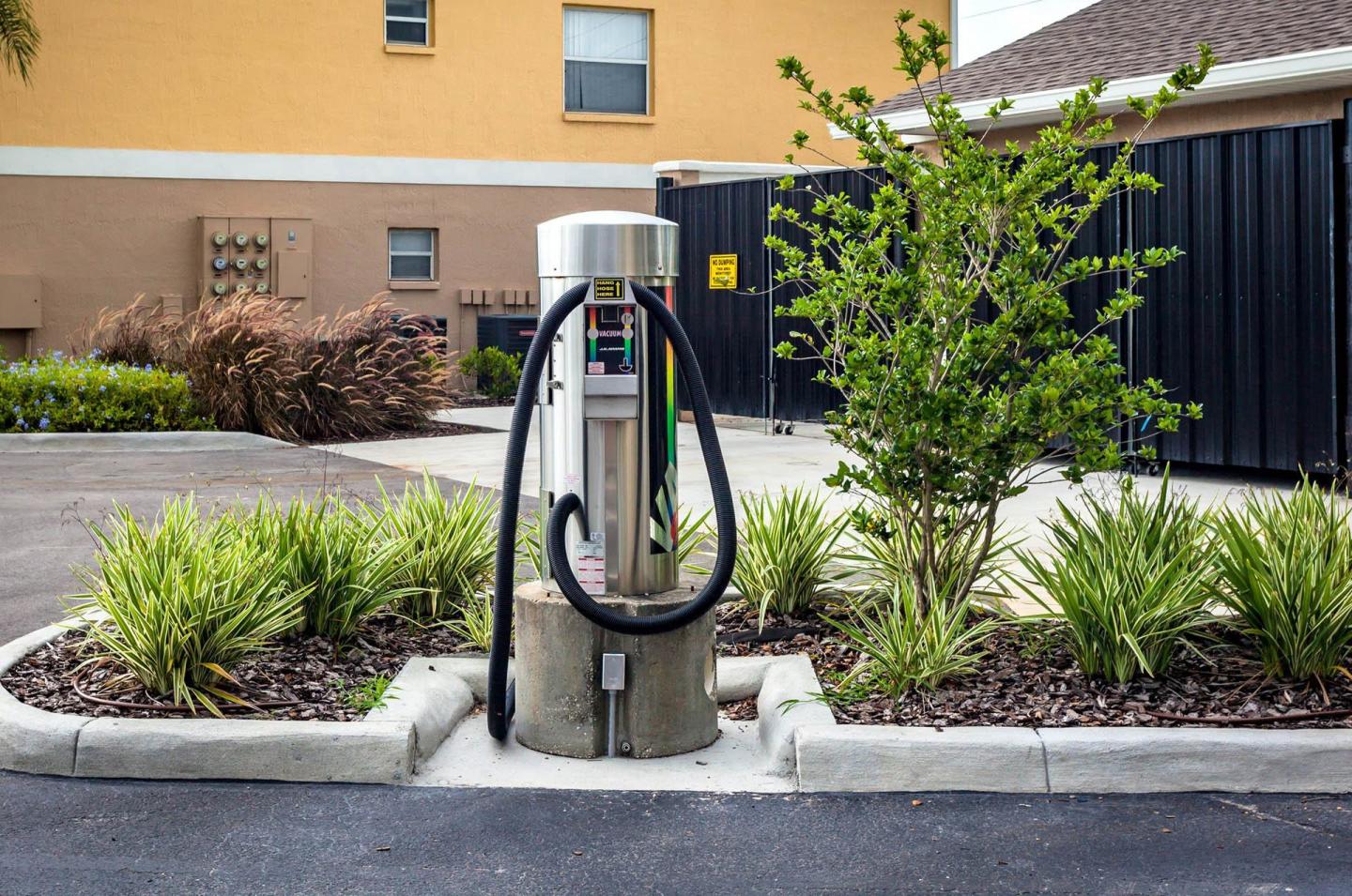 Regency Palms Apartments - Affordable Housing Image 13