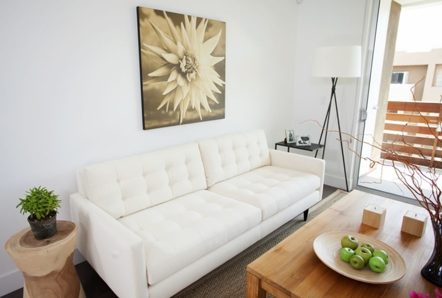 1800 Whitley Image 22