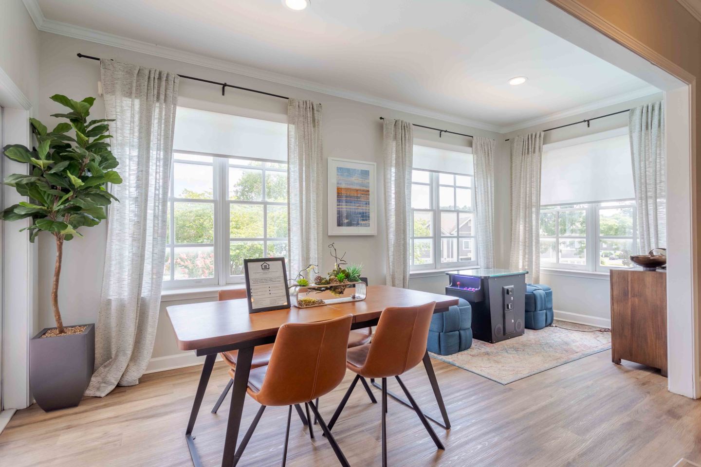 865 Bellevue Image 29