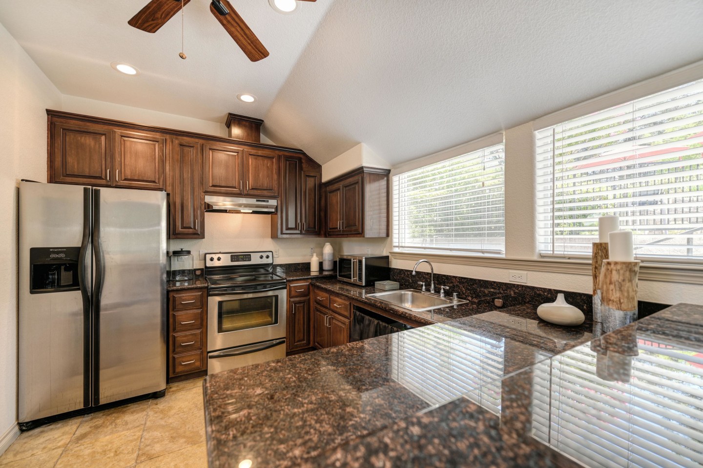 Lake Pointe Apartments Image 36