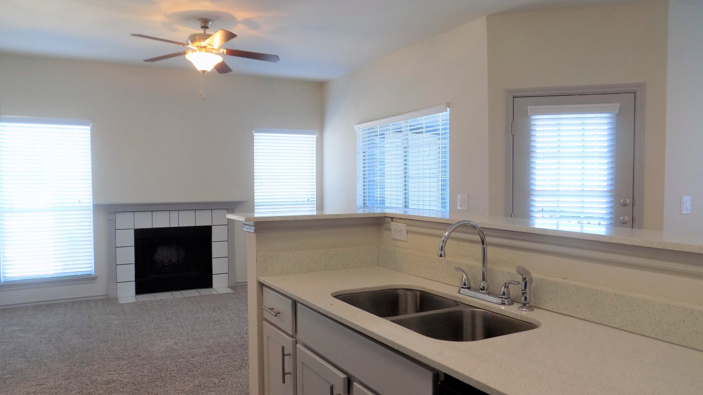Waters Edge Villas Apartments Image 13