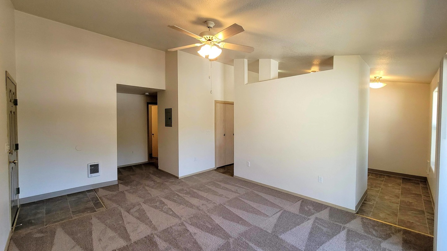 McKenzie Court Apartments Image 1