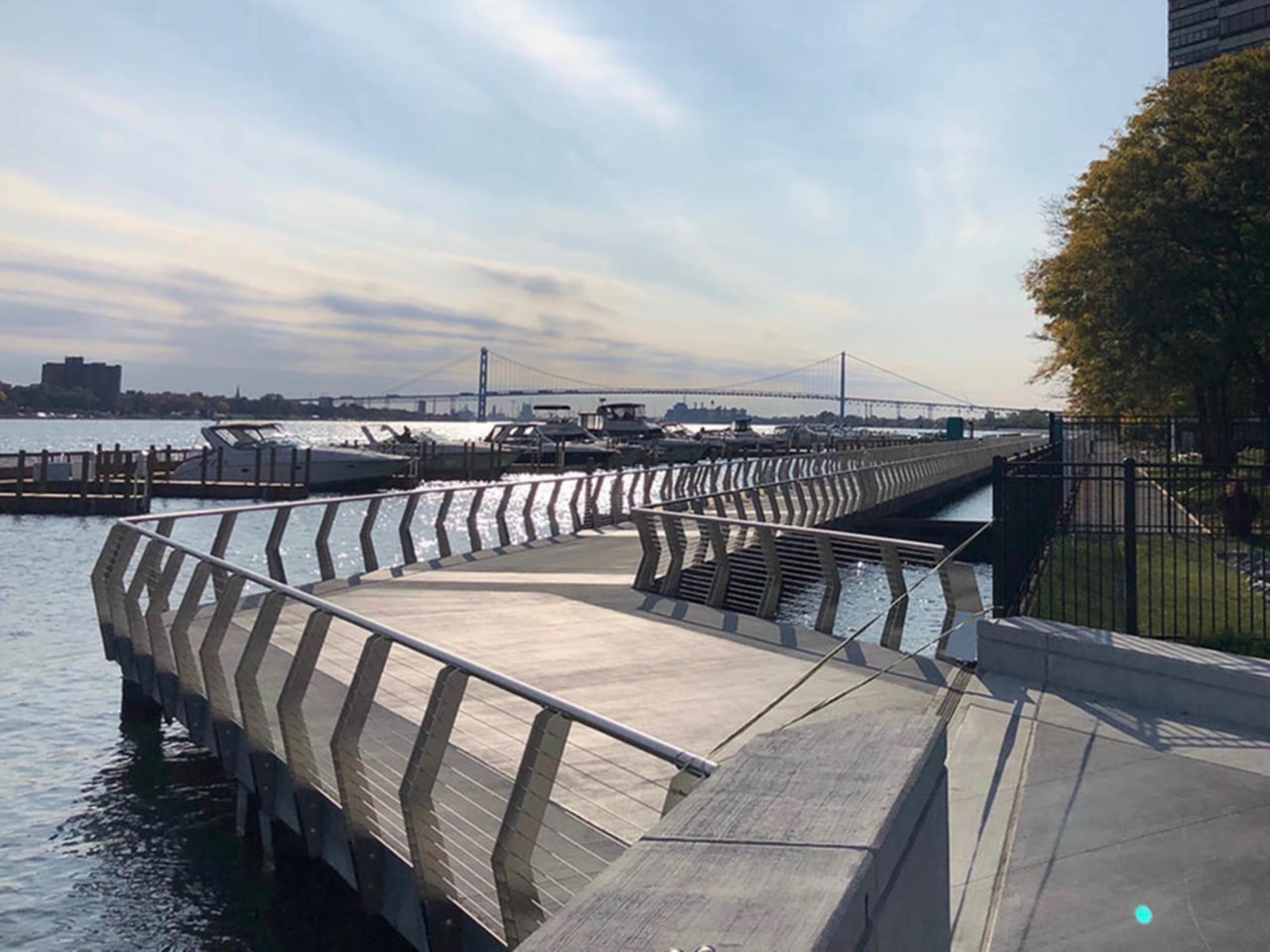 Riverfront Towers Image 31
