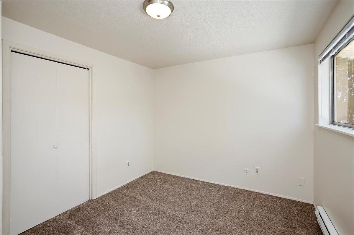 Sugar Pine Townhomes Apartments Image 15