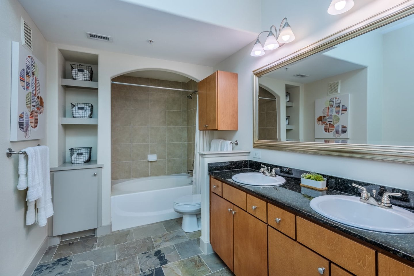 Lofts at Lakeview Image 14