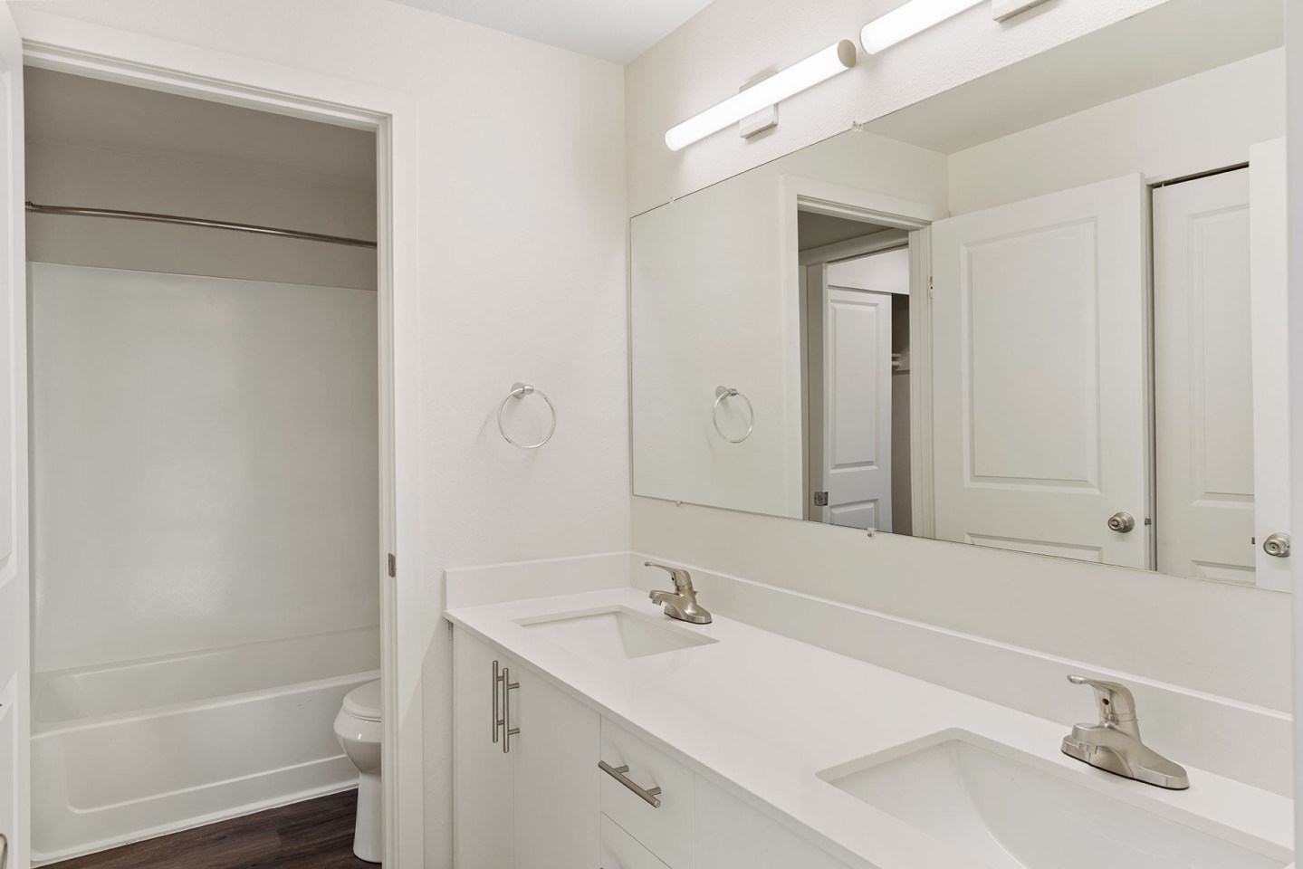 Pointe East Image 41