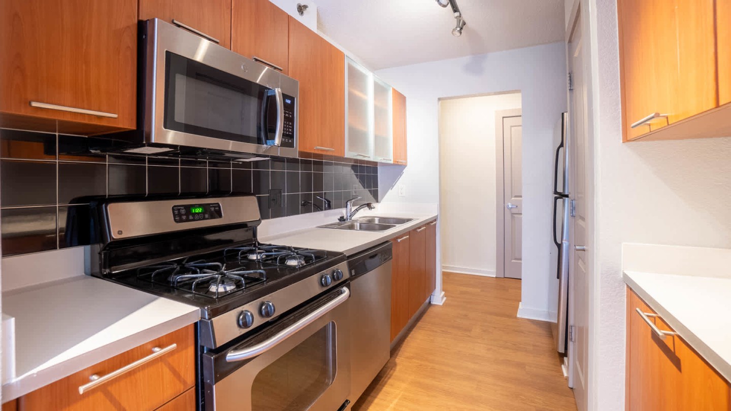 The Flats at Dupont Circle Image 9