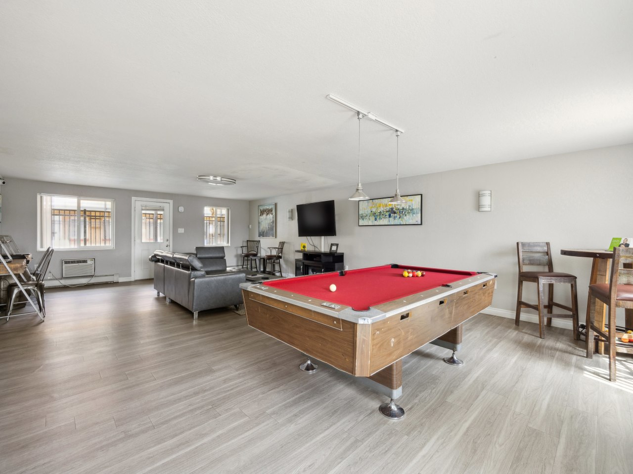 Newport Square Apartments Image 16