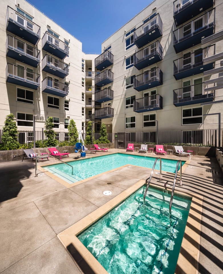 Topaz Apartments Image 1