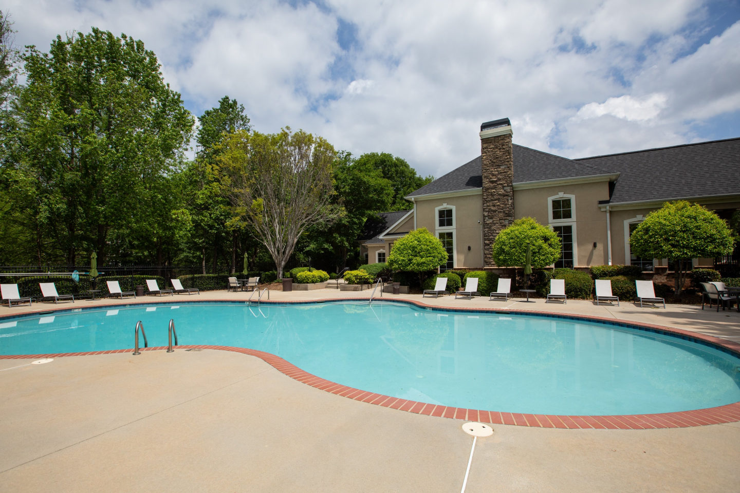 Lakeside Villas Image 7