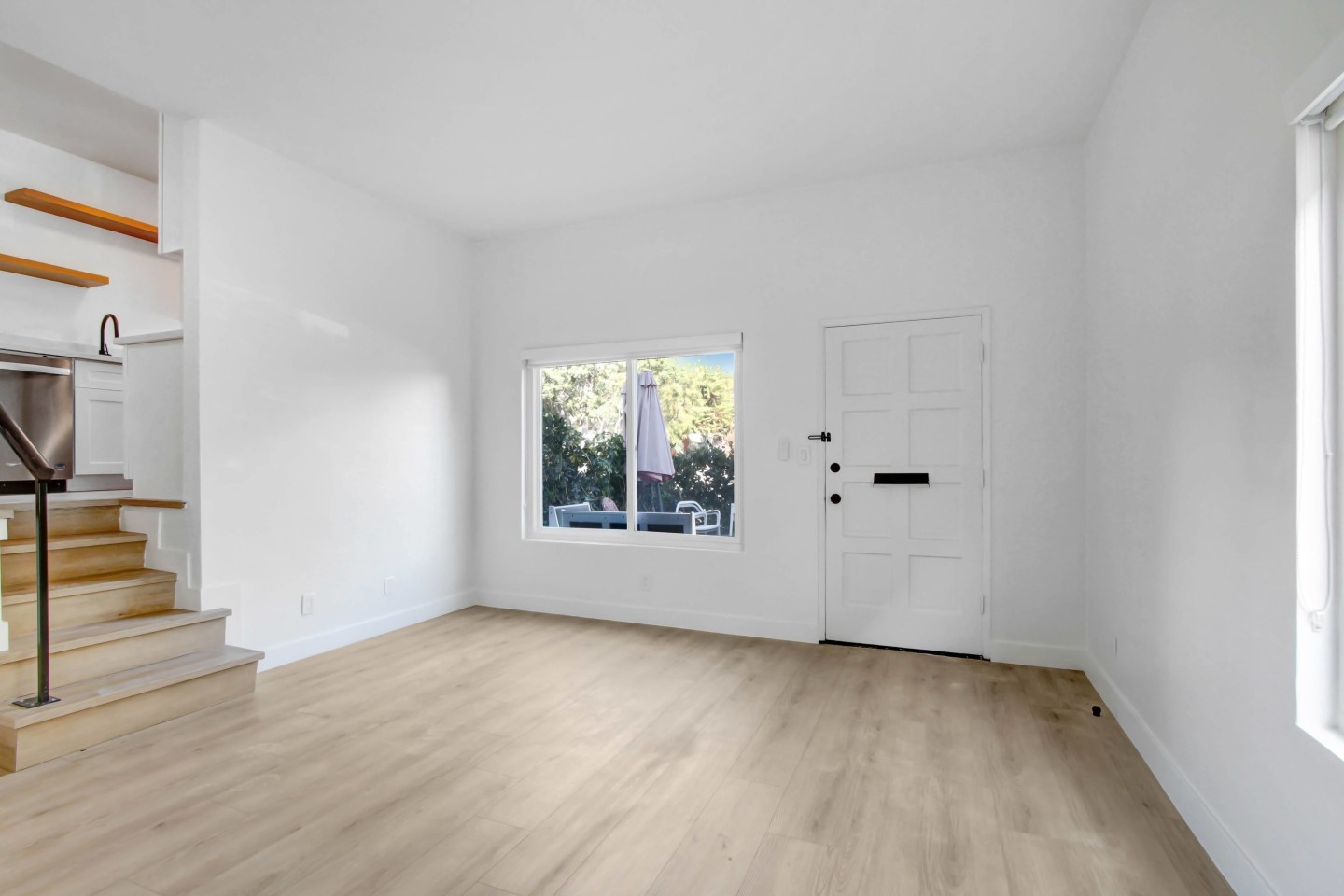 1022 Euclid Apartments Image 2