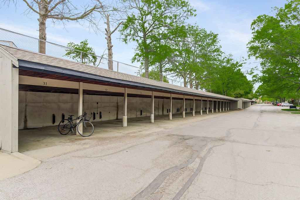 Villa Medici Apartments and Townhomes  Image 3