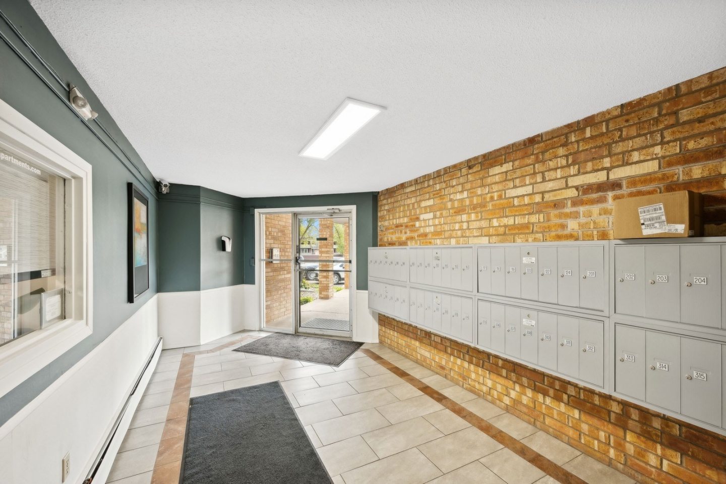 Van Dyke Apartments Image 18