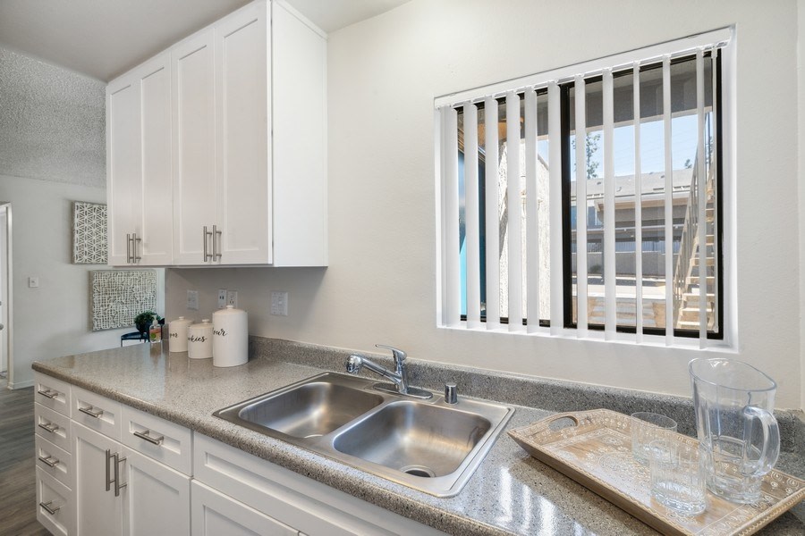 The District Apartment Homes Image 7