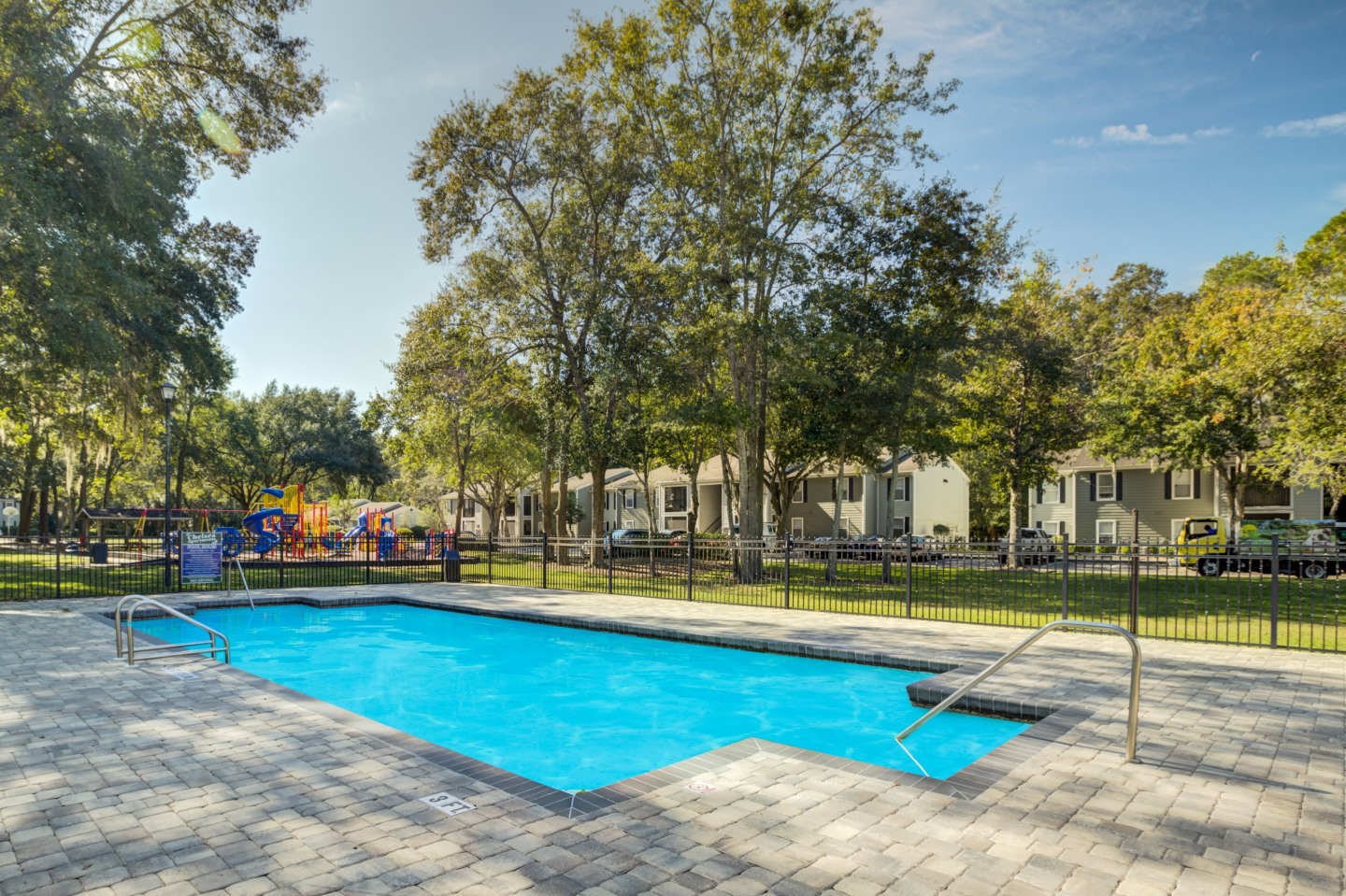 Chelsea Apartments Image 11