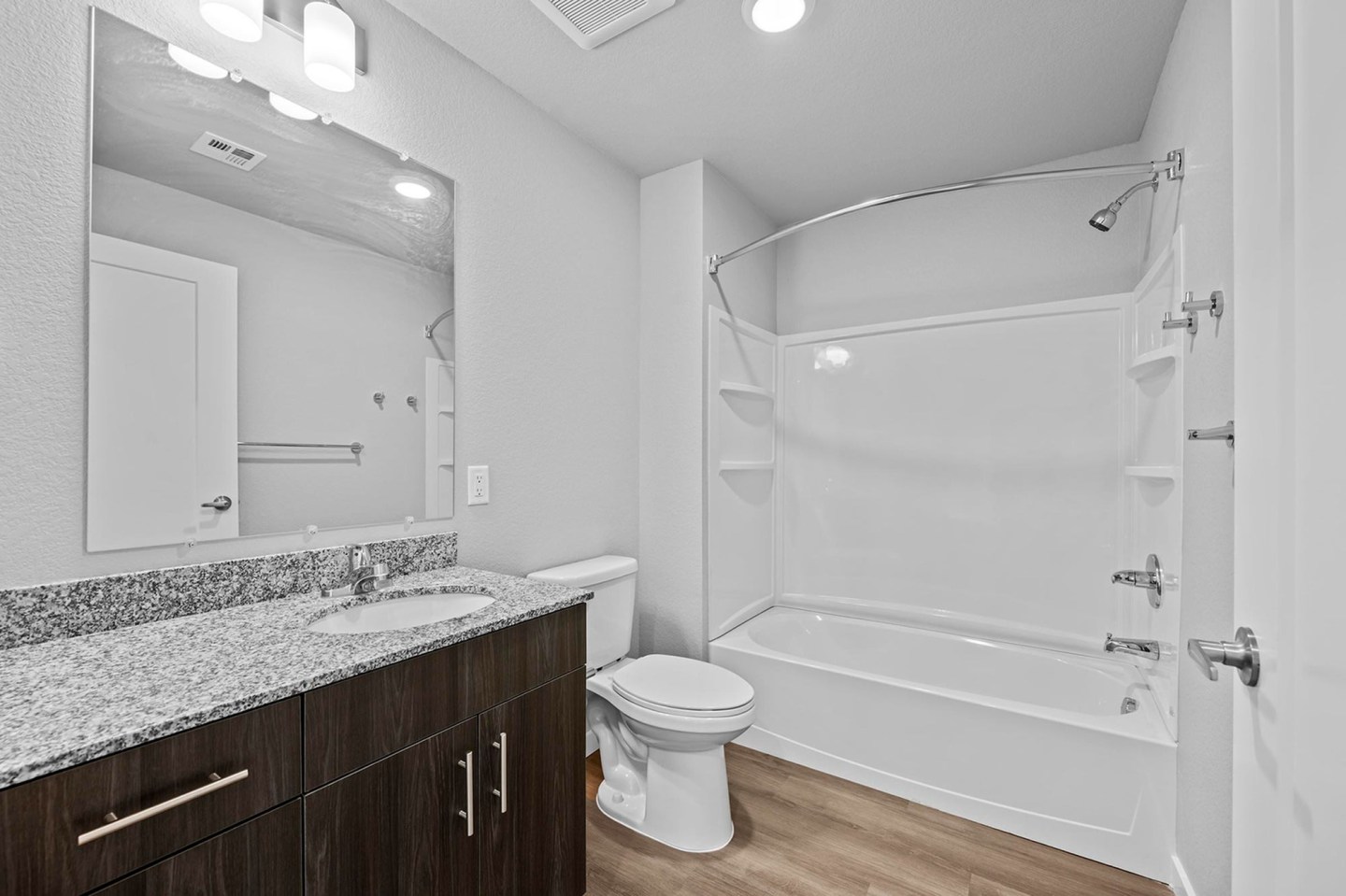 Prospector Apartments Image 15
