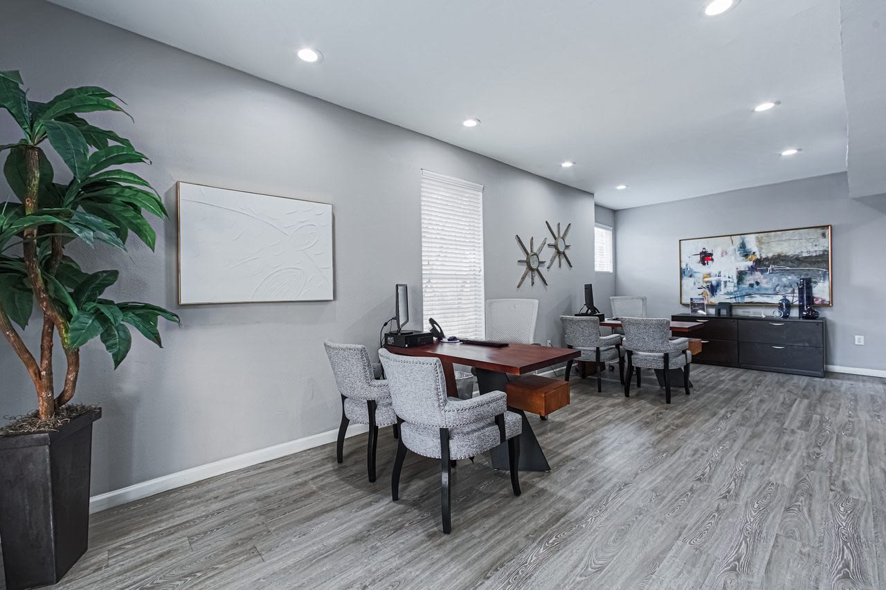 The Village at Bellaire Apartments Image 46