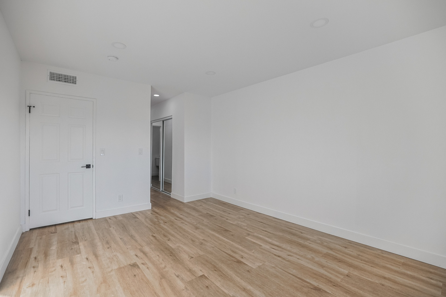 San Pasqual Apartments Image 39