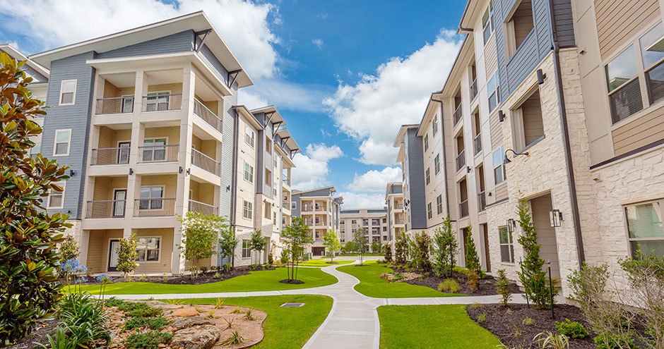 Brea Luxury Apartments Image 6