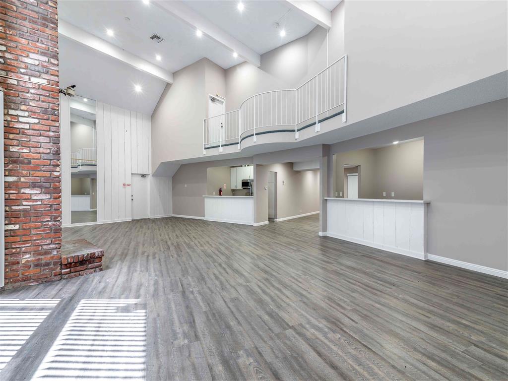 Racquet Club Apartments Image 8
