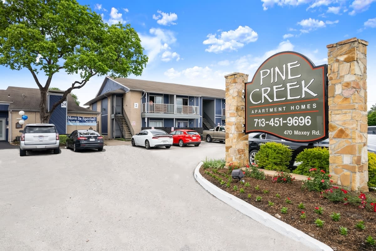 Pine Creek Apartments Image 1