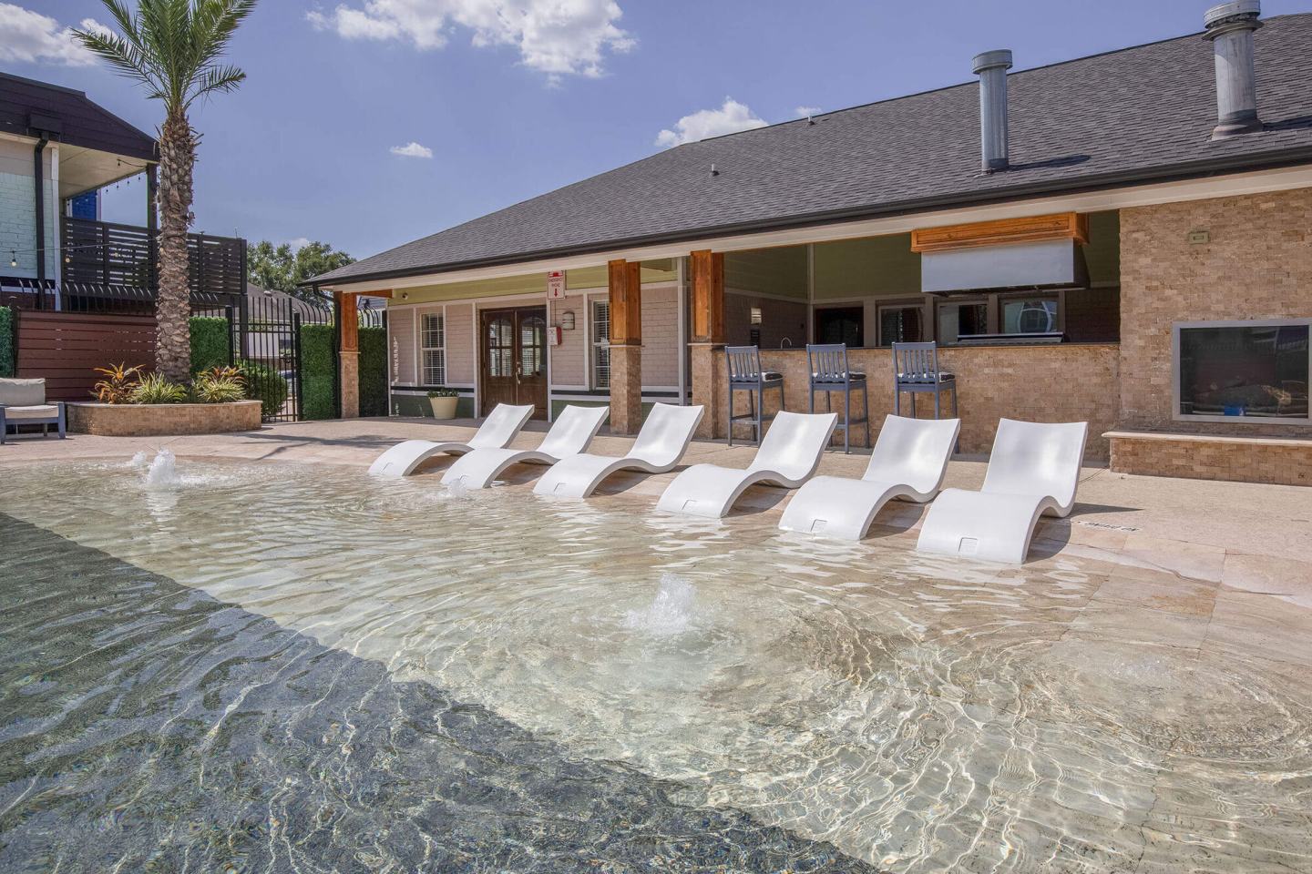 Dominion at Oak Forest Apartments Image 18