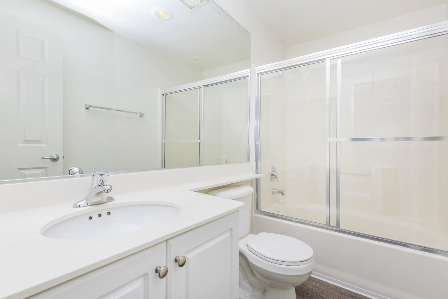Laurel Terrace Apartment Homes Image 10