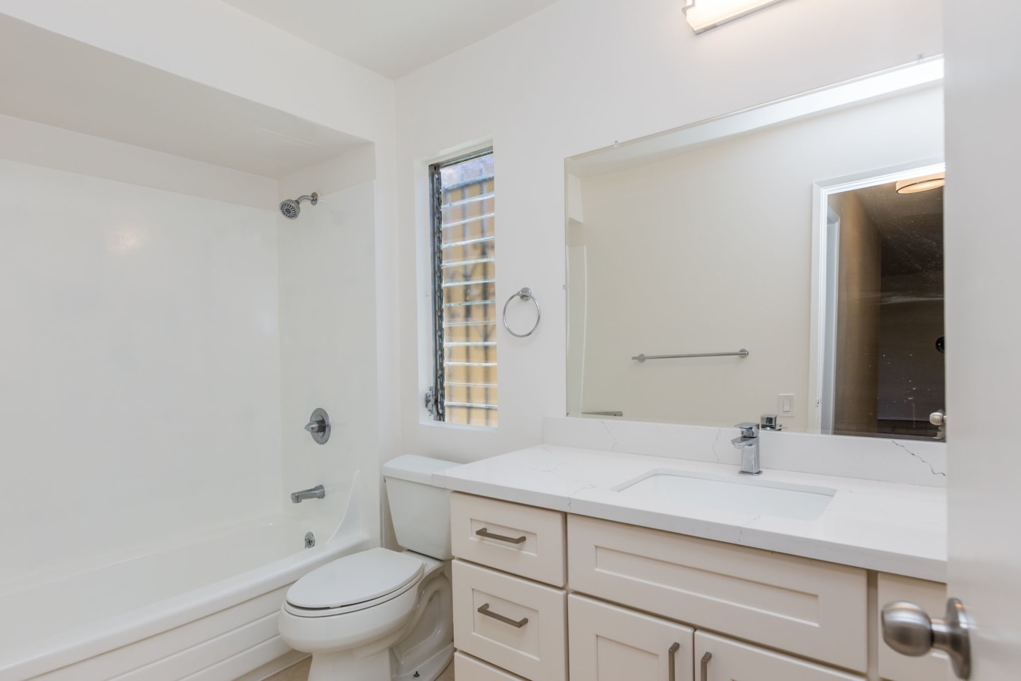 888 Vermont Street Image 3