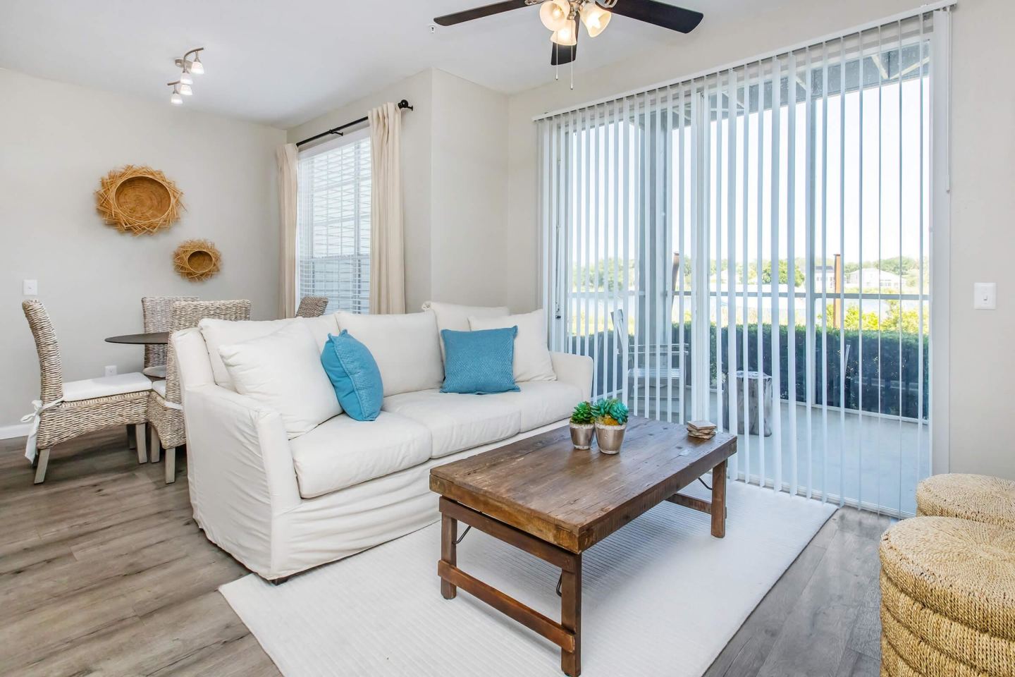 Lake House Apartments Image 34