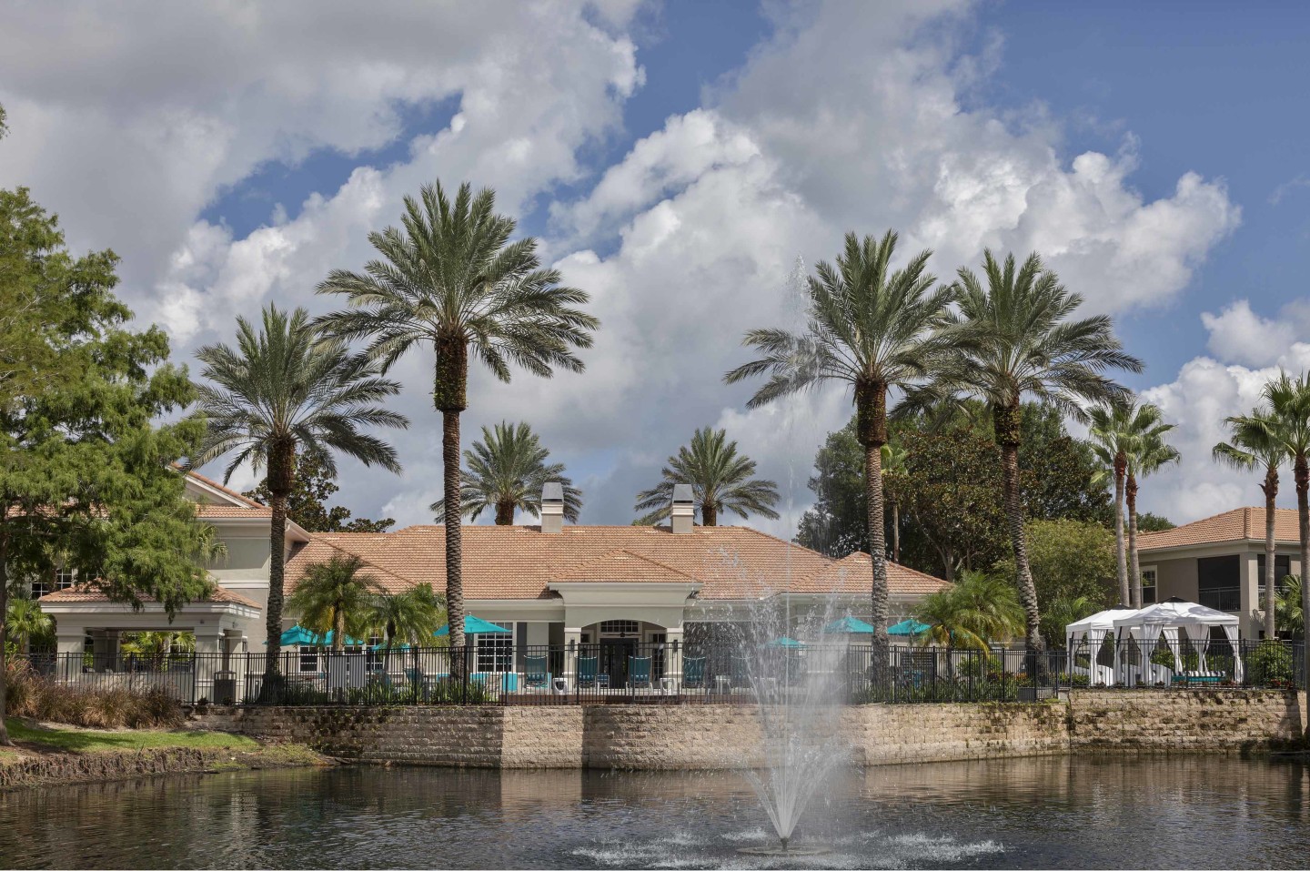 Lake's Edge Apartments Image 33