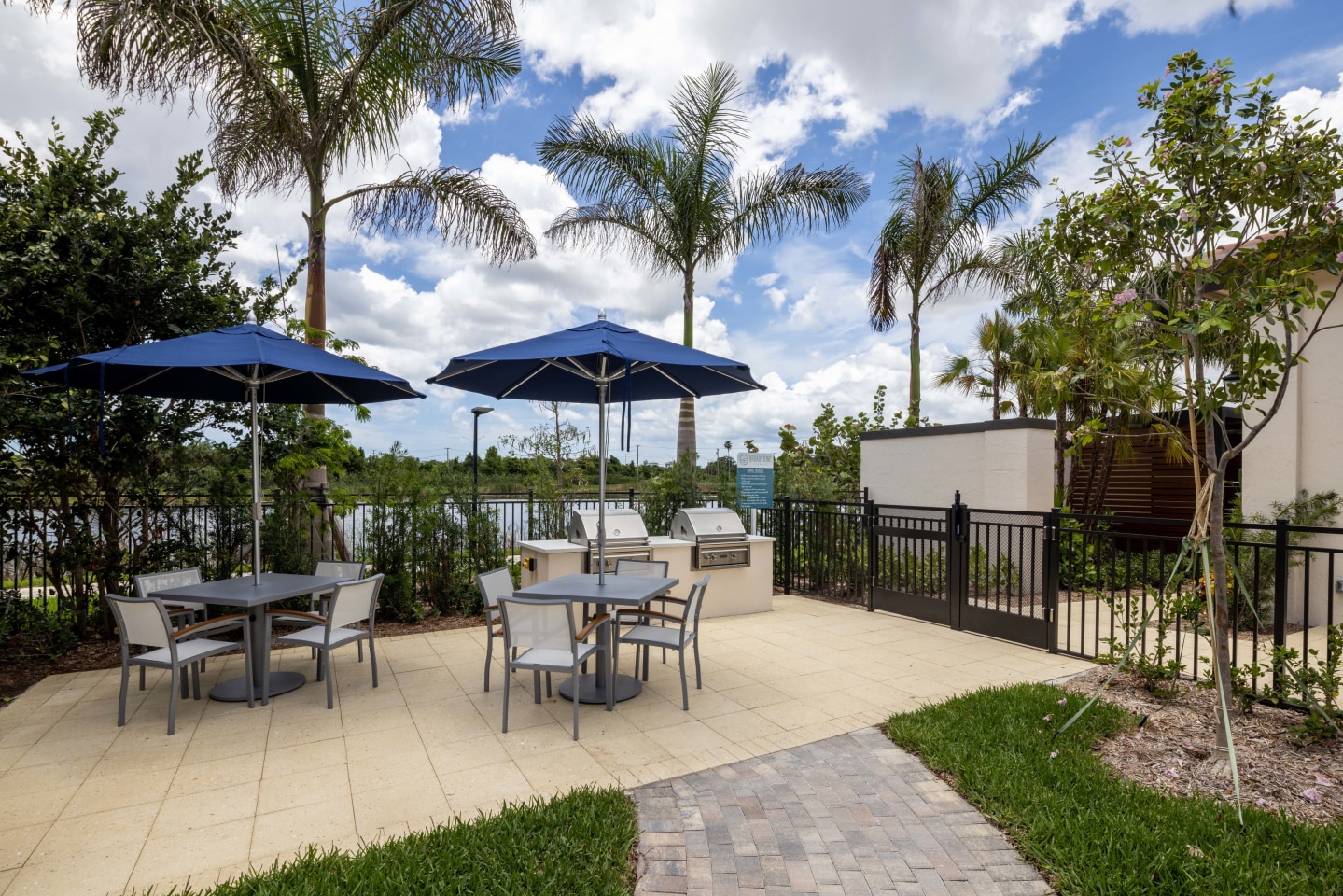 Locklyn West Palm Image 21