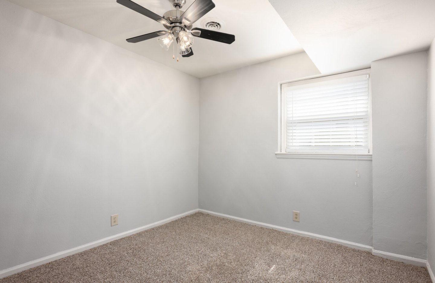Cedar Point Apartments Image 13