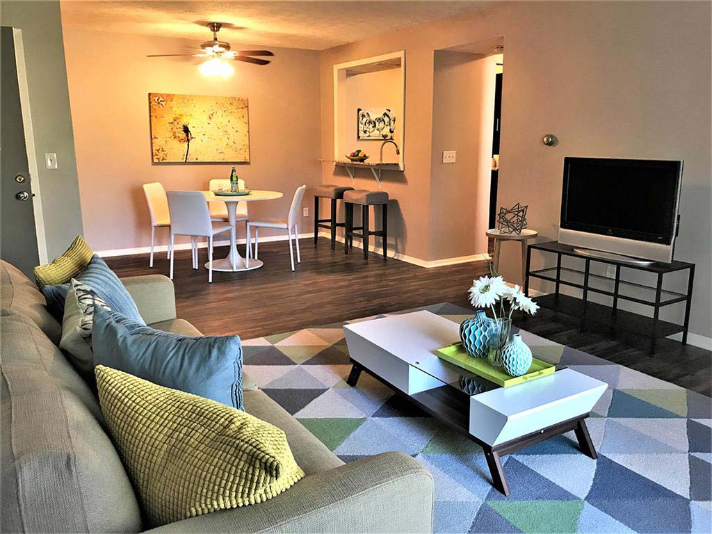 Camelot East Apartments Image 2