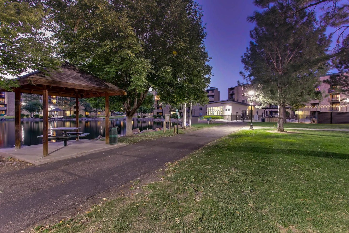 Lakeview Towers at Belmar Image 21