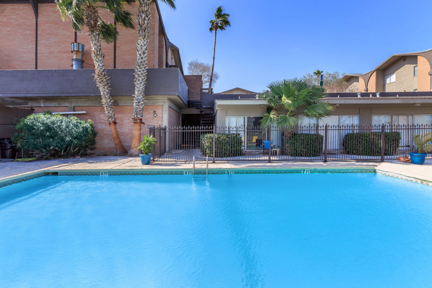 Fairway Apartments Image 3