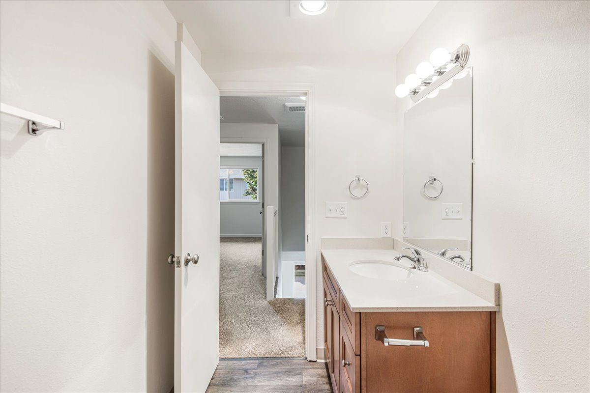 Lincoln Townhomes Image 27