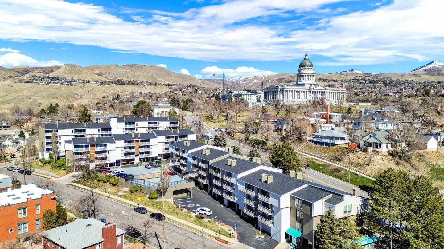 Park Capitol Image 1