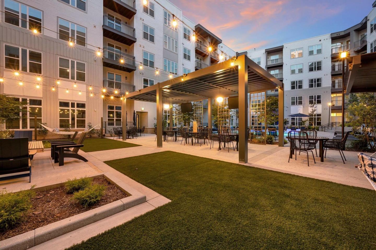 Alta West Morehead Image 50
