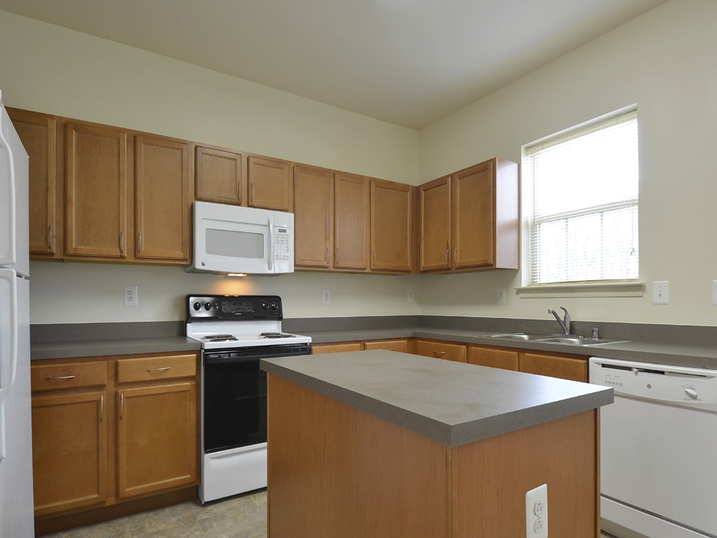 The Pointe at Manorgreen Townhomes Image 2