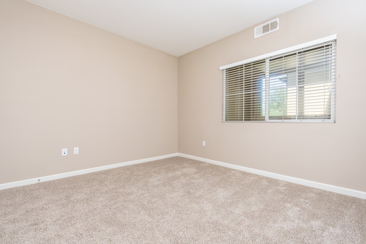 La Verne Village Luxury Apartment Homes Image 29
