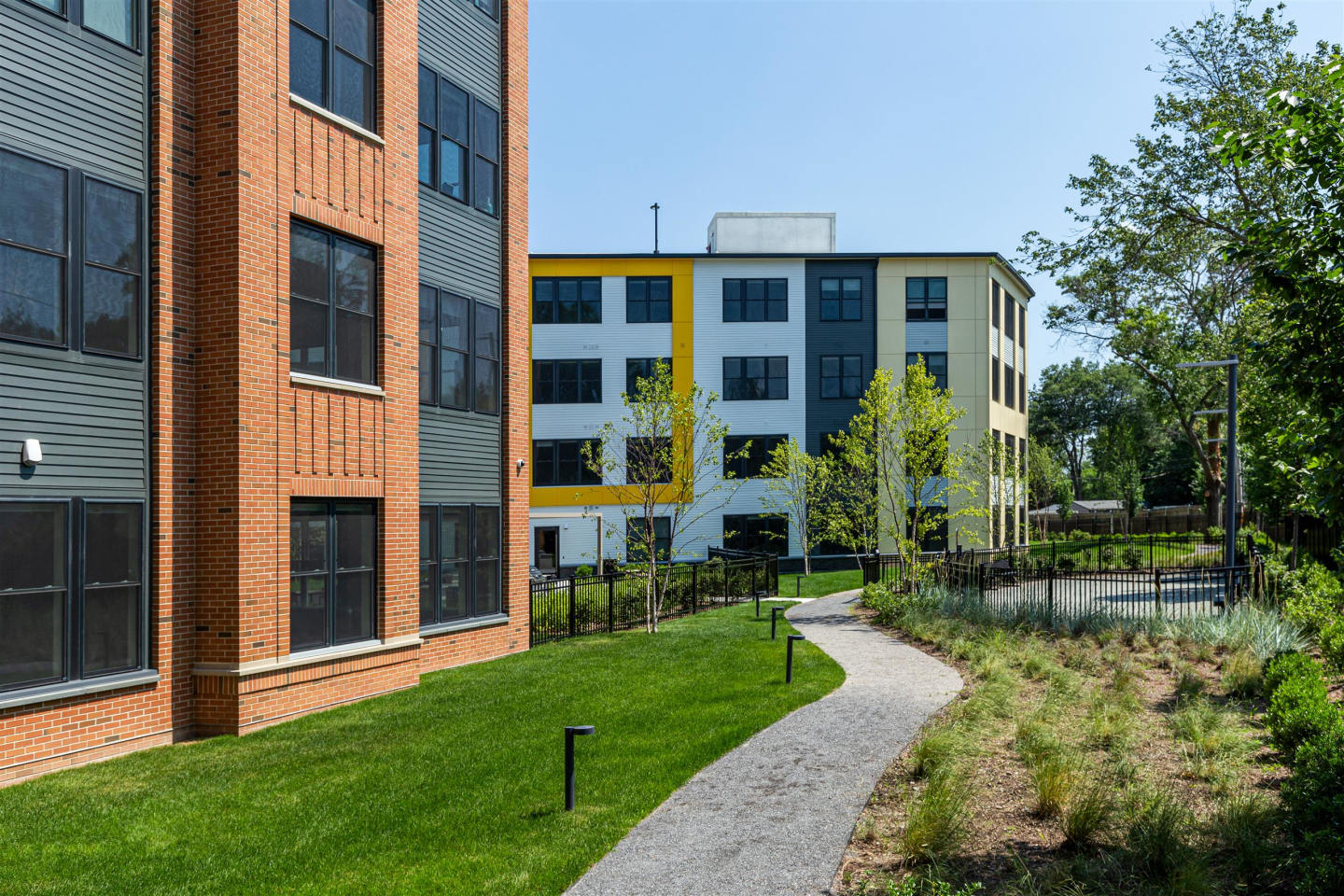 Parkway Apartments Image 12