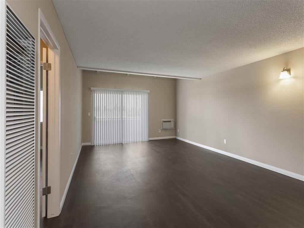 VIVA Apartment Homes Image 4