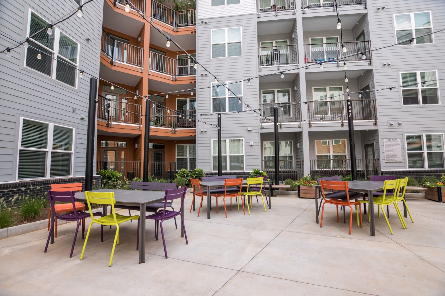 One 305 Central Image 14