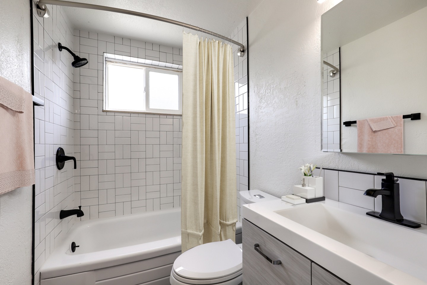 2441 S. York St. Image 9